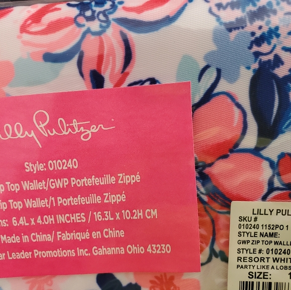 Lilly Pulitzer, new cosmetic bag/wristlet. - Picture 4 of 4